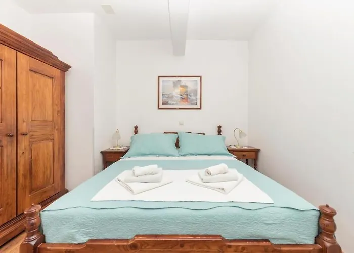 Apartments Sun And Beach דירה ברלה