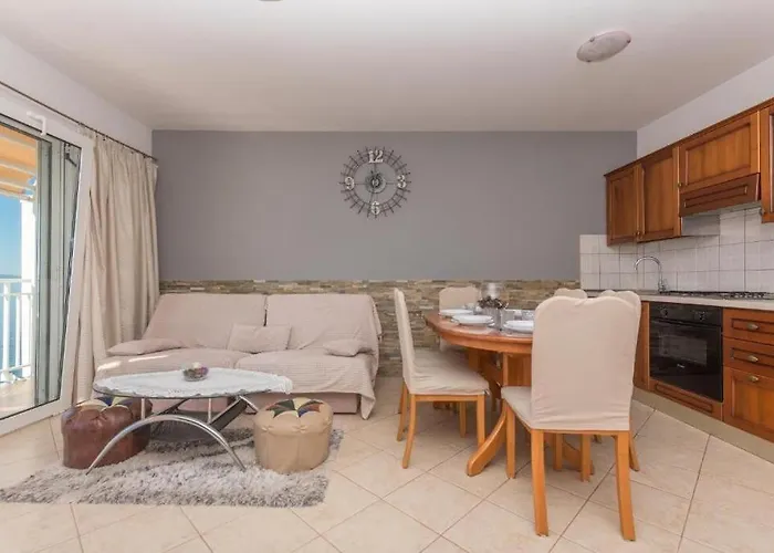 Apartments Sun And Beach Brela
